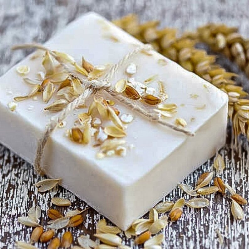 Handmade Moisturizing Oatmeal Honey Soap For Dry Skin